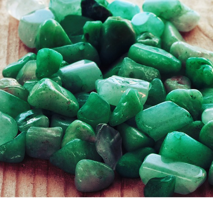 Jade explained in the jewellery encyclopedia Jade rollers & gua sha stones